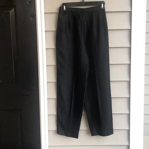 Taurus brand ladies ankle dressy slacks. Size 8 P